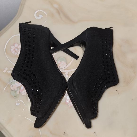Caparros Women's Black Embellished Peep Toe Heels Shoes Size 8.5 Black Suede - Picture 9 of 13